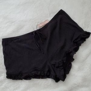 NWT Victoria's Secret ribbed ruffle shorts - sz L